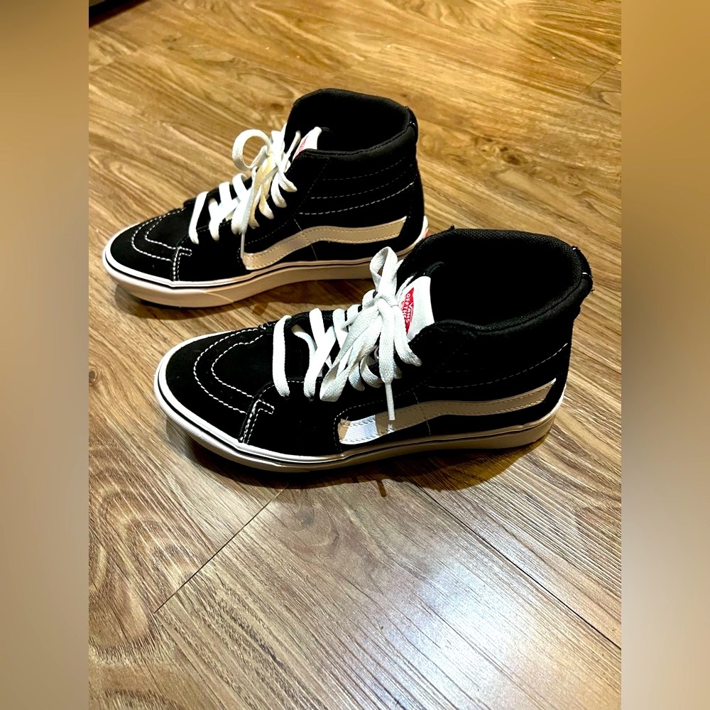 Vans SK8-Hi Black and White Skate Shoe, Women Size 8 | Men Size 6.5